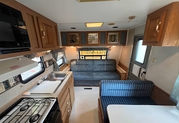 *Family Friendly, Pet friendly*Mallard 27foot Travel Trailer