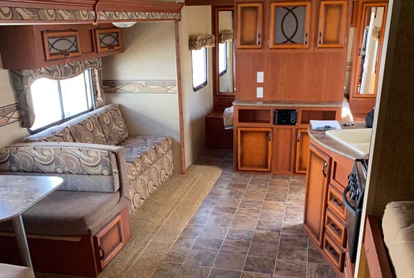 Hilary the 2nd - Clean 28’ Travel Trailer