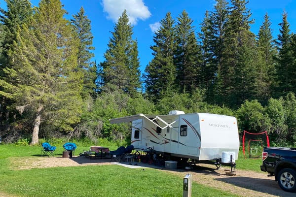 Hilary the 2nd - Clean 28’ Travel Trailer