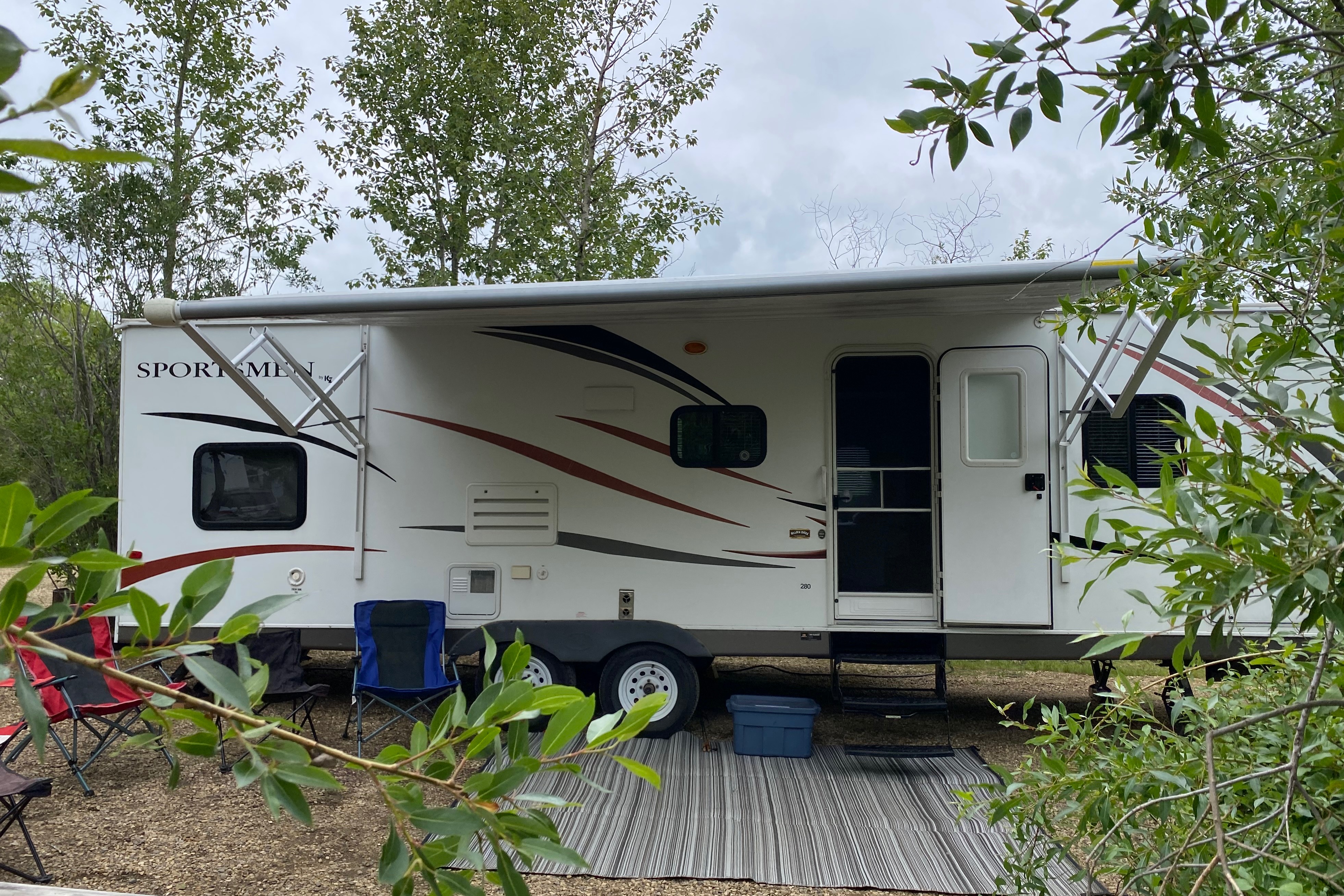 Hilary the 2nd - Clean 28’ Travel Trailer