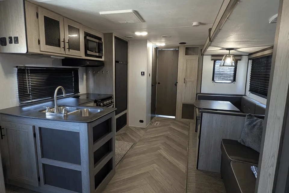 Heartland Prowler 320bh Travel Trailer