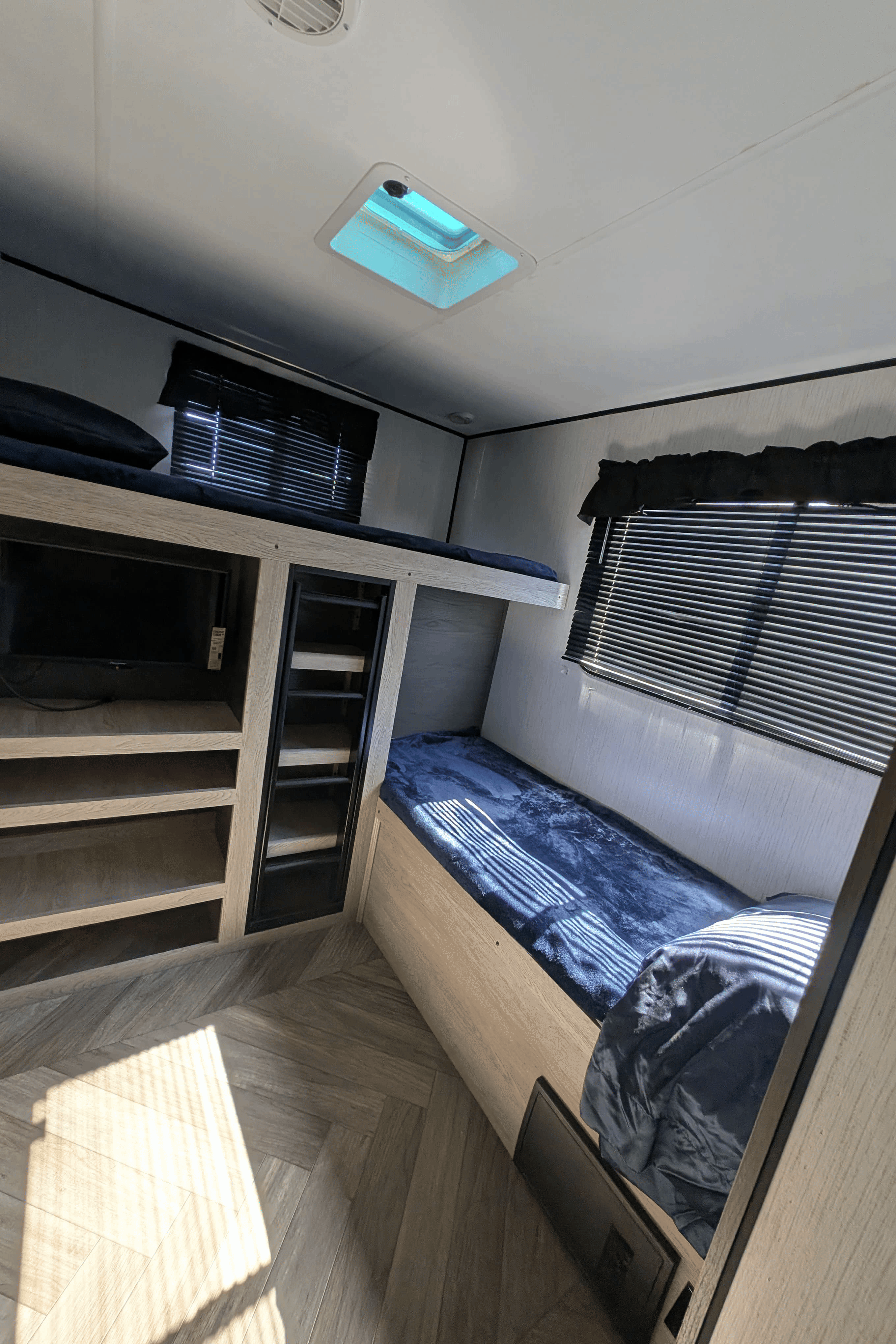 Heartland Prowler 320bh Travel Trailer