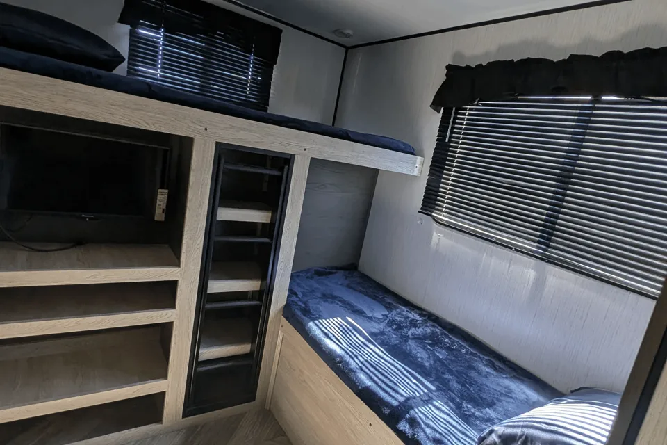 Heartland Prowler 320bh Travel Trailer