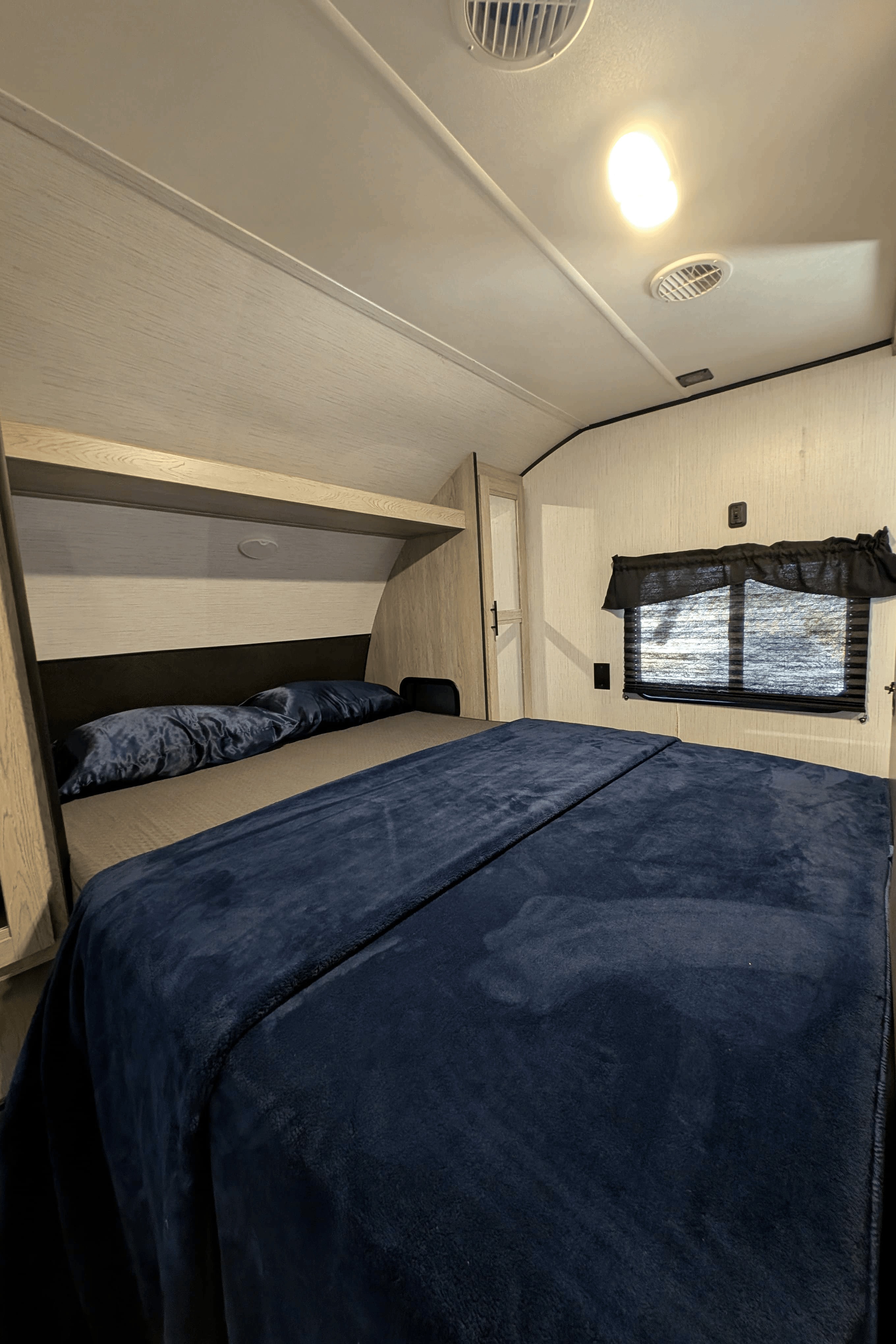Heartland Prowler 320bh Travel Trailer