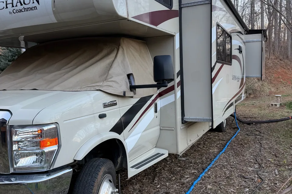 Lucky Coachmen Leprechaun Class C
