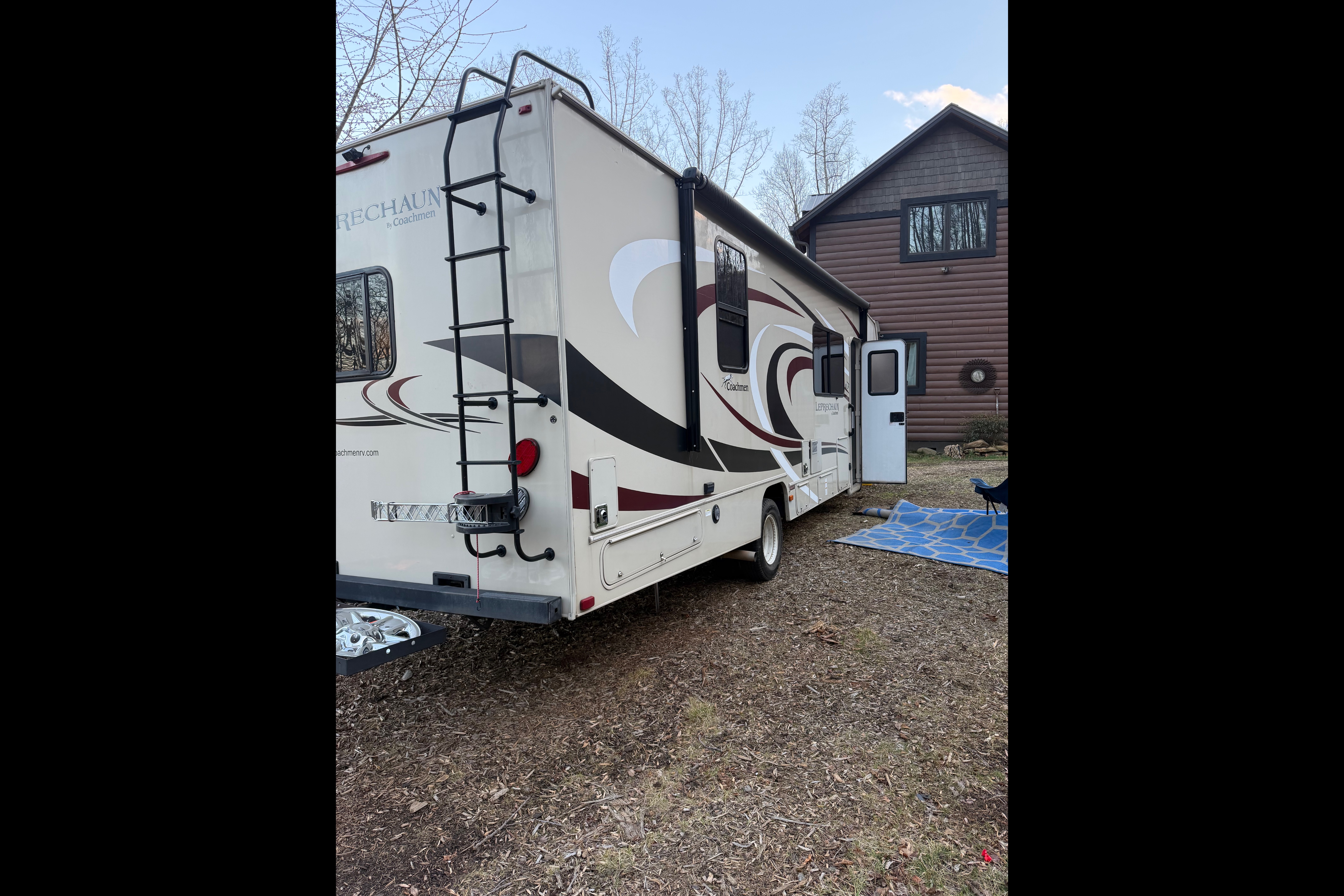 Lucky Coachmen Leprechaun Class C
