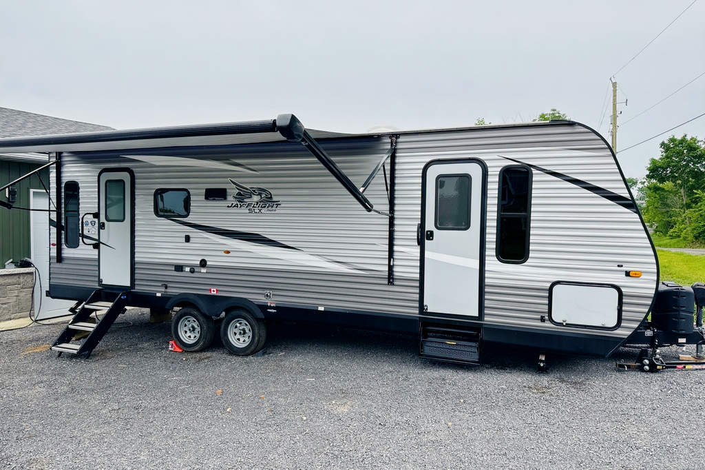 2021 26ft Travel Trailer