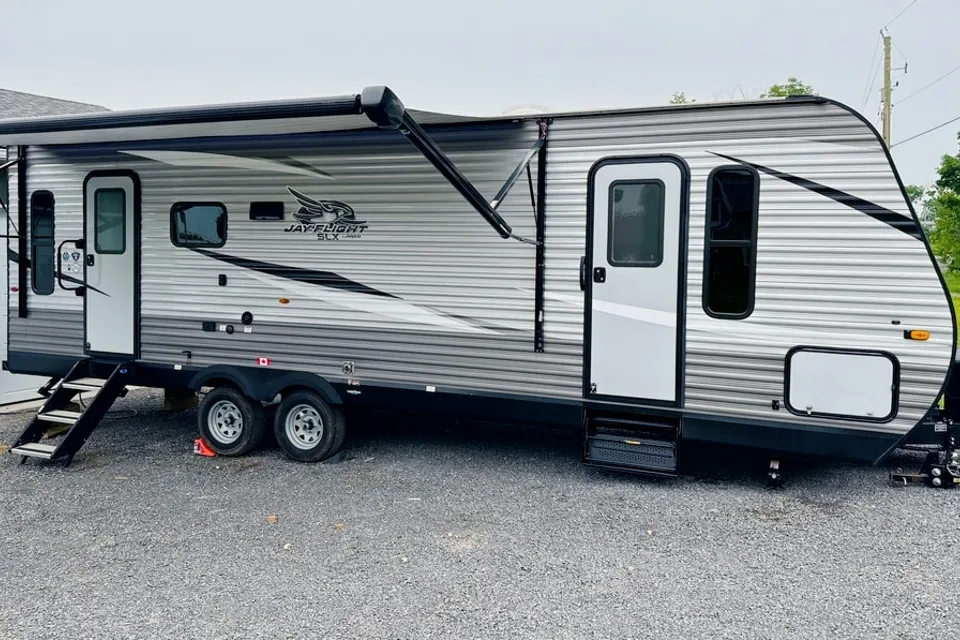 2021 26ft Travel Trailer
