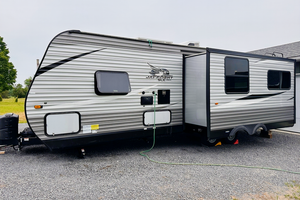 2021 26ft Travel Trailer