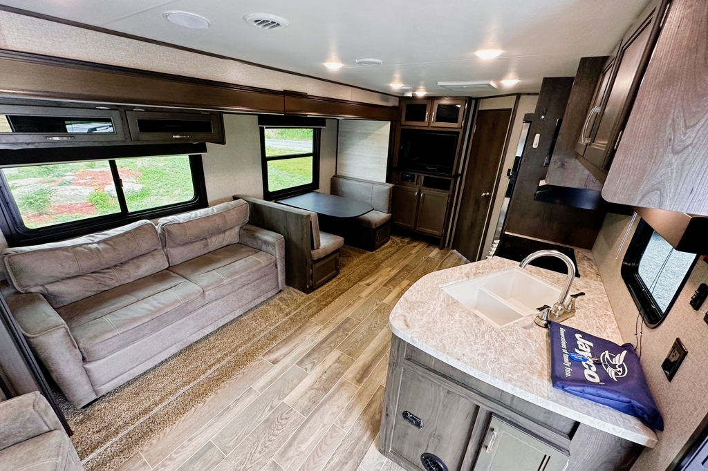 2021 26ft Travel Trailer