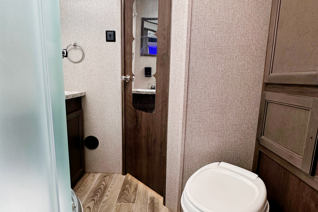 2021 26ft Travel Trailer