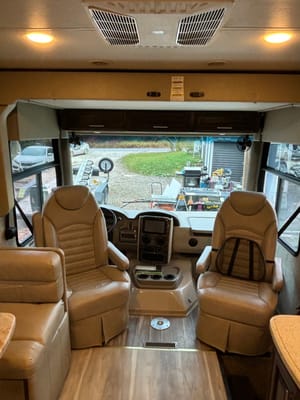Jim's Thor Motor Coach Mirimar Class A