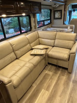 Jim's Thor Motor Coach Mirimar Class A