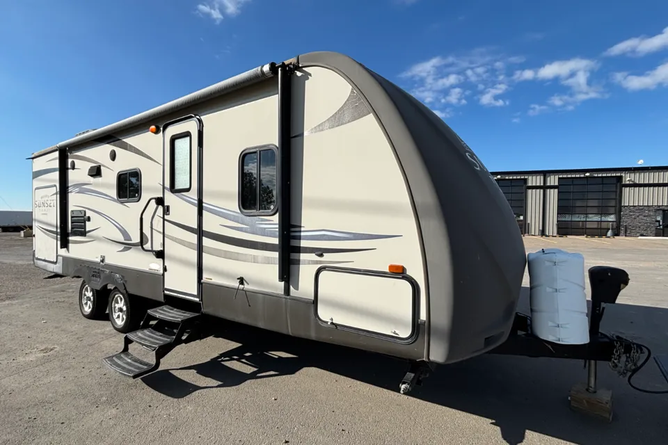 Dwayne's Crossroads Sunset Trail ST25RB Travel Trailer