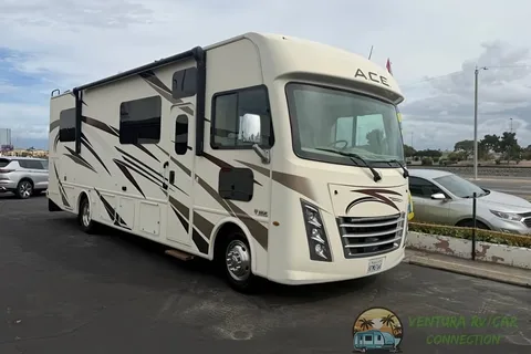 Spacious 32’ Class A – Sleeps 6, Fully Stocked