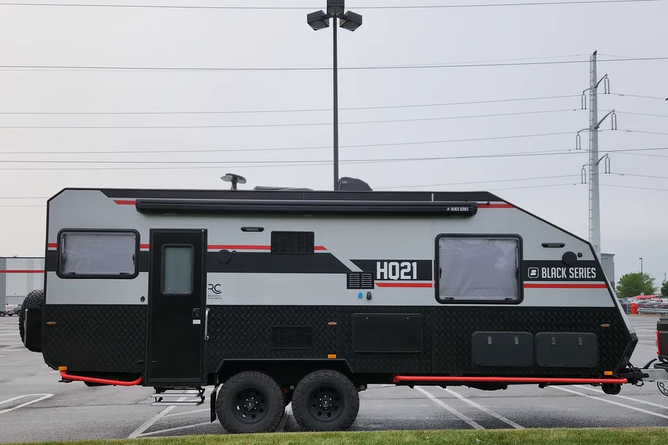 Caravane de voyage tout-terrain Blackseries HQ21 2023/Blackseries HQ21 2023 Off-Road Travel Trailer