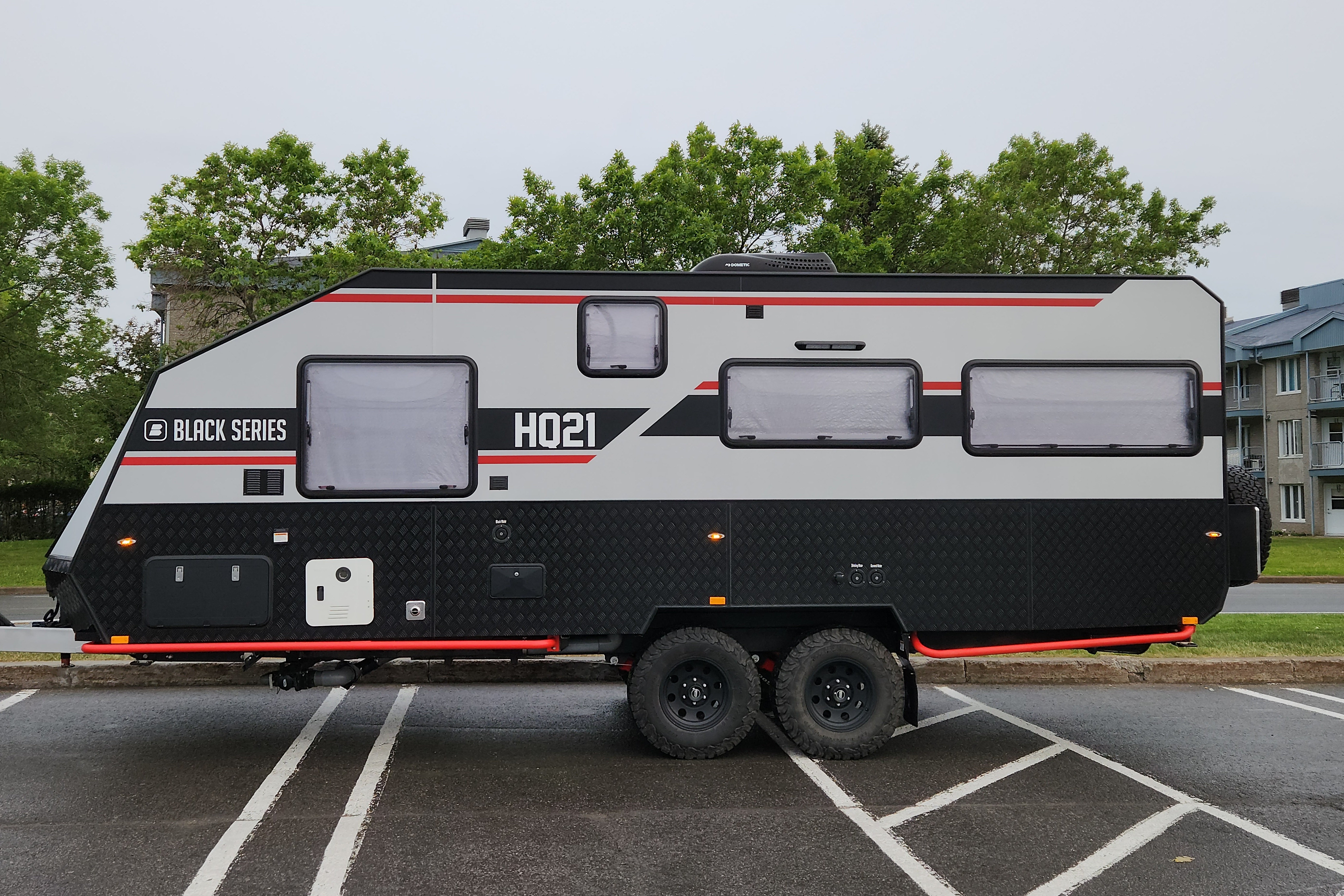 Caravane de voyage tout-terrain Blackseries HQ21 2023/Blackseries HQ21 2023 Off-Road Travel Trailer