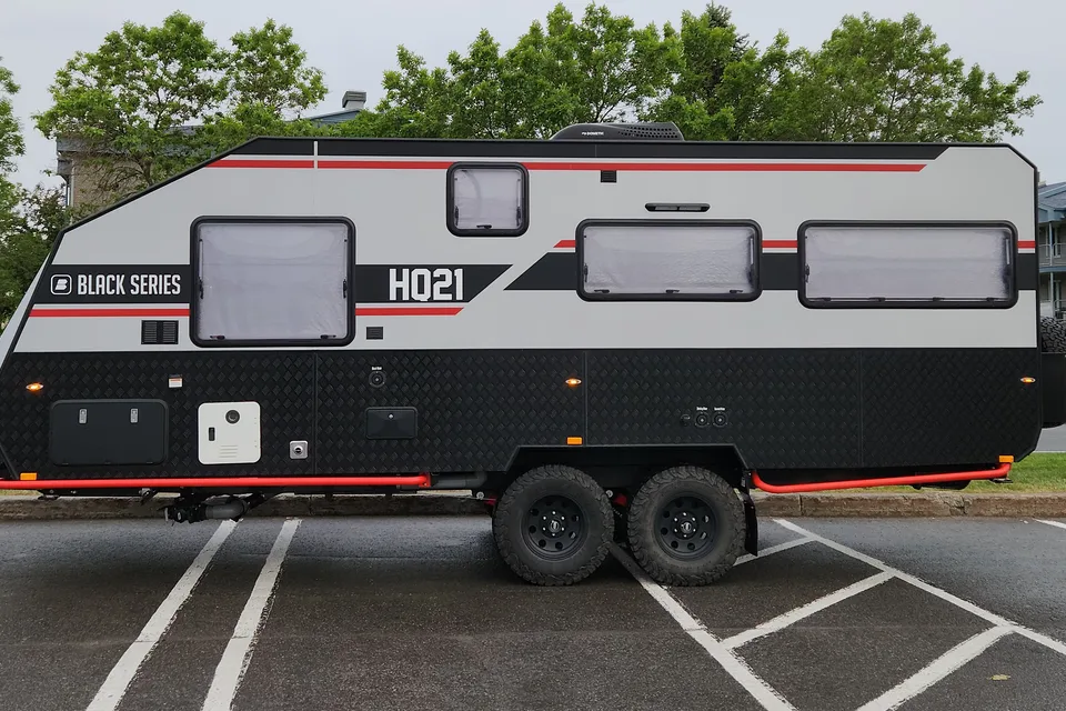 Caravane de voyage tout-terrain Blackseries HQ21 2023/Blackseries HQ21 2023 Off-Road Travel Trailer