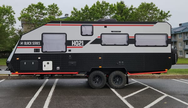 Caravane de voyage tout-terrain Blackseries HQ21 2023/Blackseries HQ21 2023 Off-Road Travel Trailer