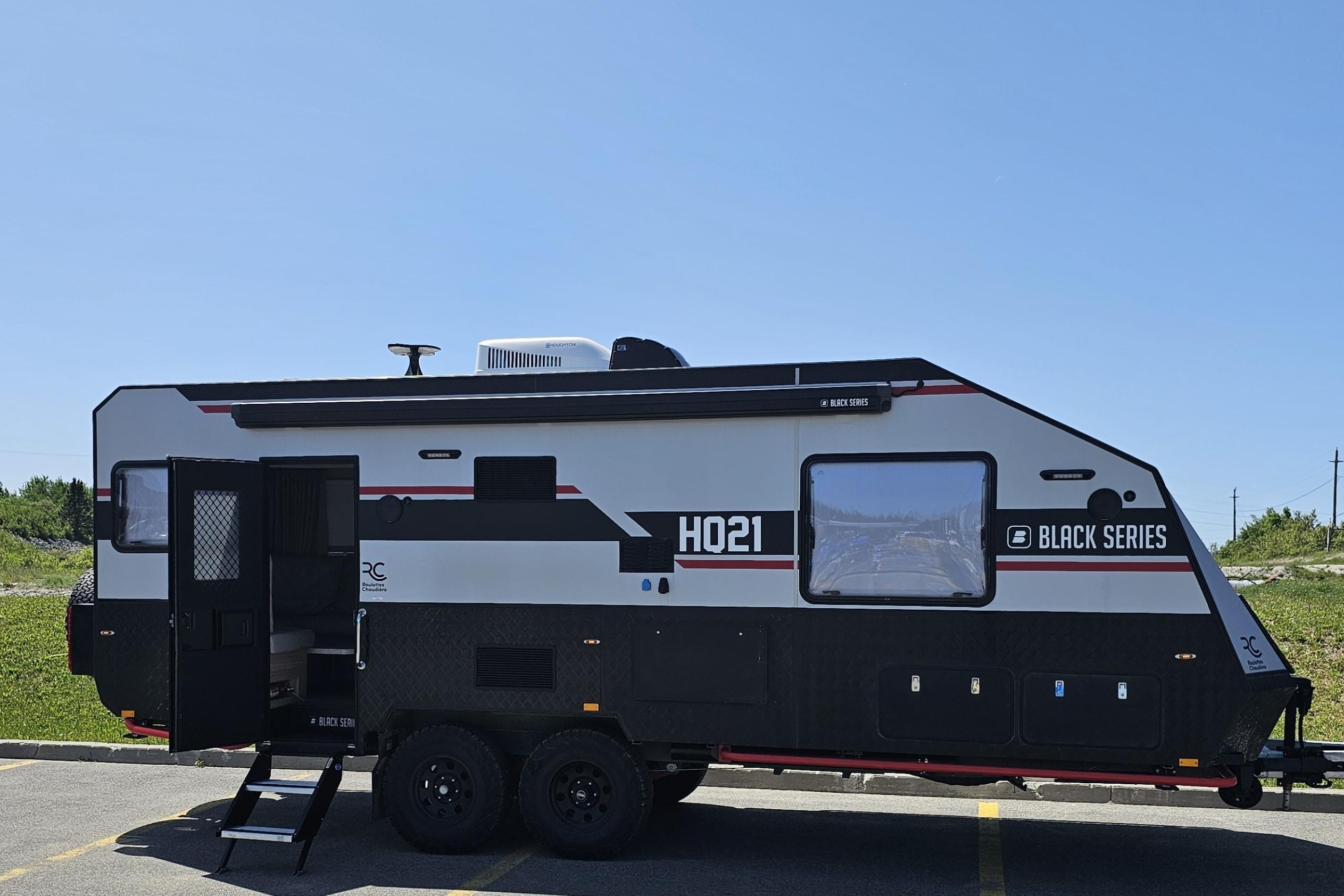 Caravane de voyage tout-terrain Blackseries HQ21 2023/Blackseries HQ21 2023 Off-Road Travel Trailer