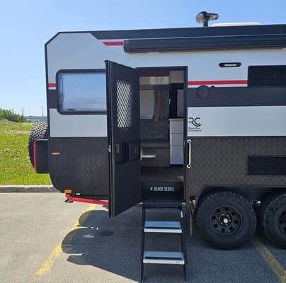 Caravane de voyage tout-terrain Blackseries HQ21 2023/Blackseries HQ21 2023 Off-Road Travel Trailer