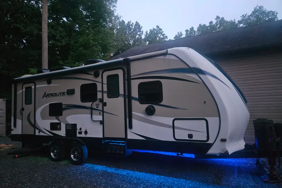 Christian's Dutchman Aerolite 242bhsl Travel Trailer