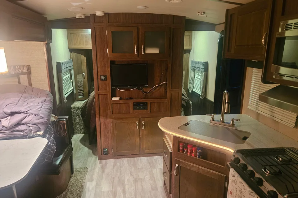Christian's Dutchman Aerolite 242bhsl Travel Trailer