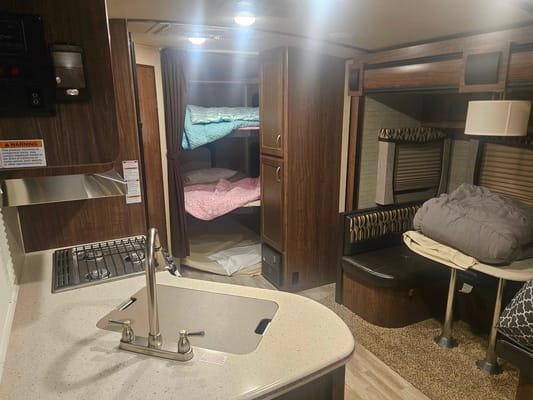 Christian's Dutchman Aerolite 242bhsl Travel Trailer
