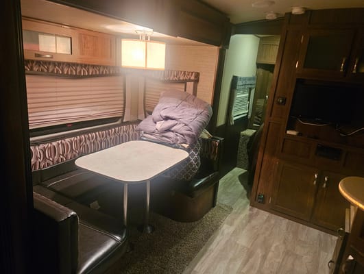 Christian's Dutchman Aerolite 242bhsl Travel Trailer