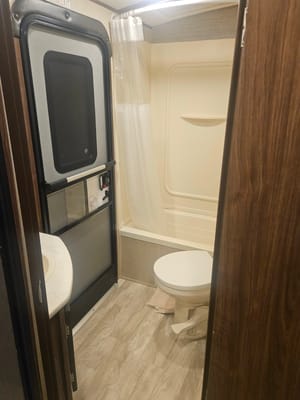 Christian's Dutchman Aerolite 242bhsl Travel Trailer