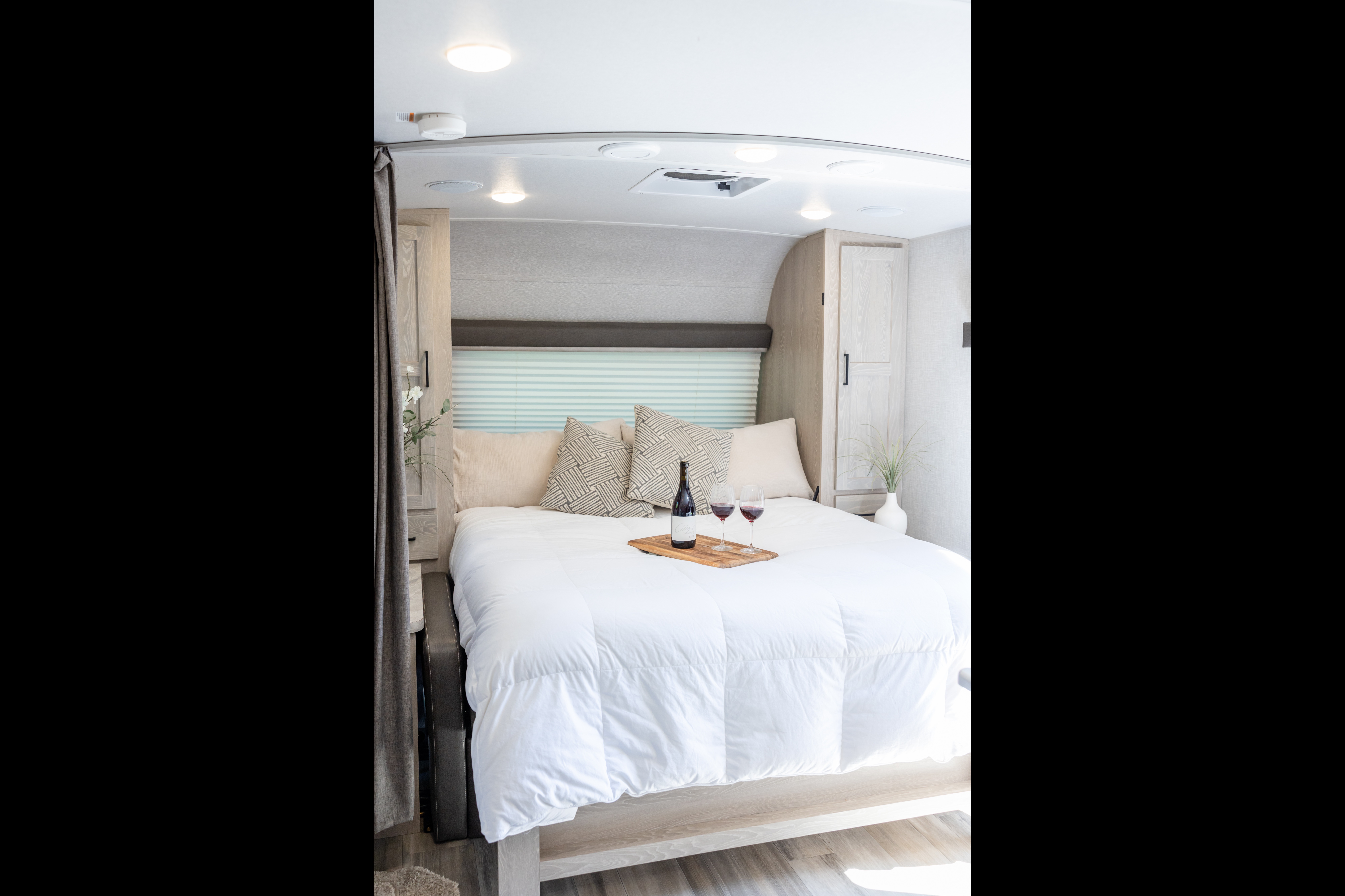 "Rocky" Forest River Rockwood Mini Lite 2509S Travel Trailer