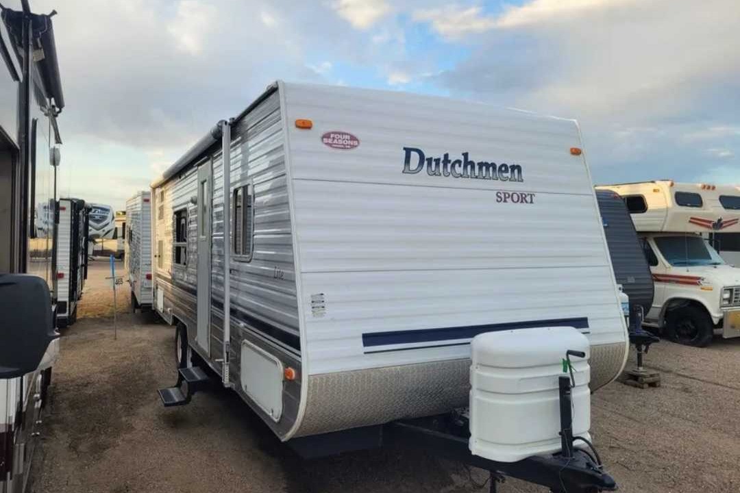Dutchmen 26ft Travel Trailer