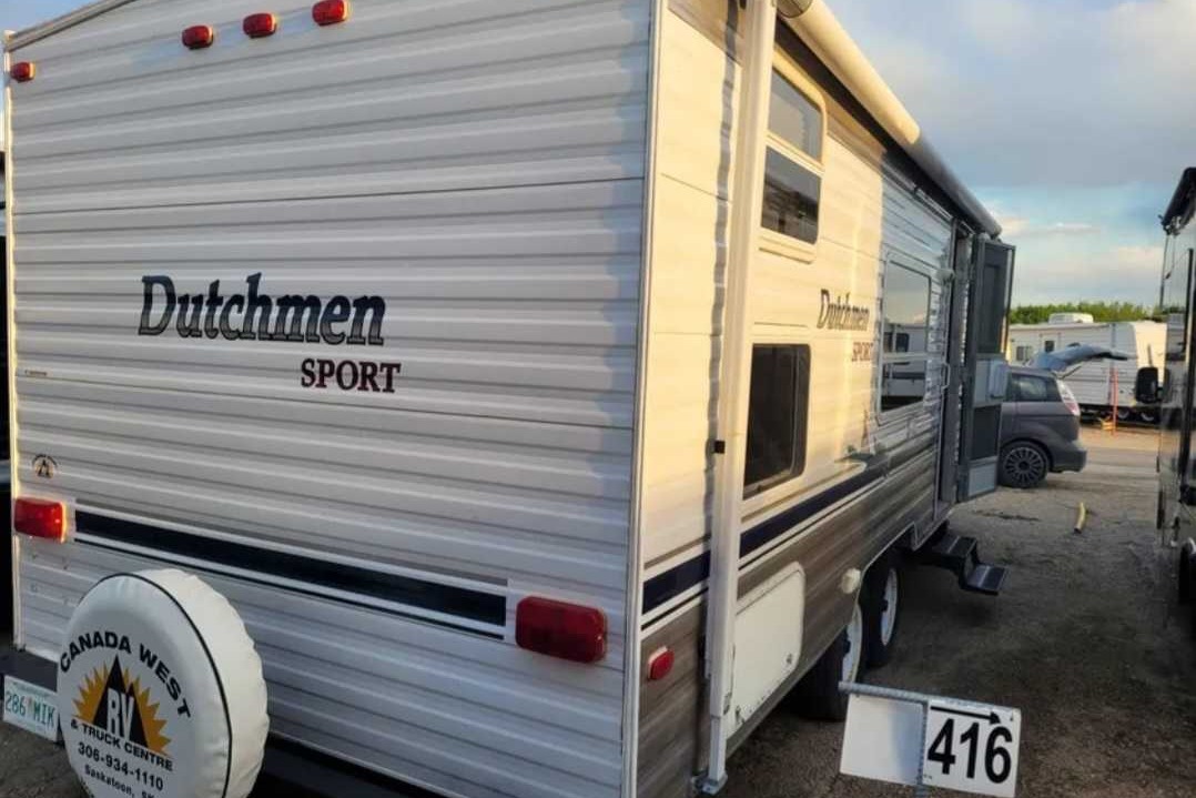 Dutchmen 26ft Travel Trailer