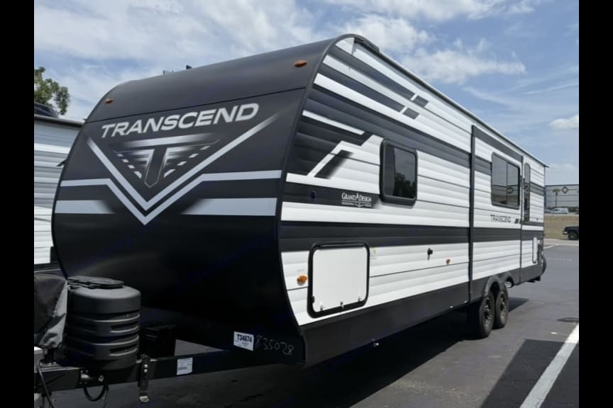 Clean & Comfortable 265BTH Camper