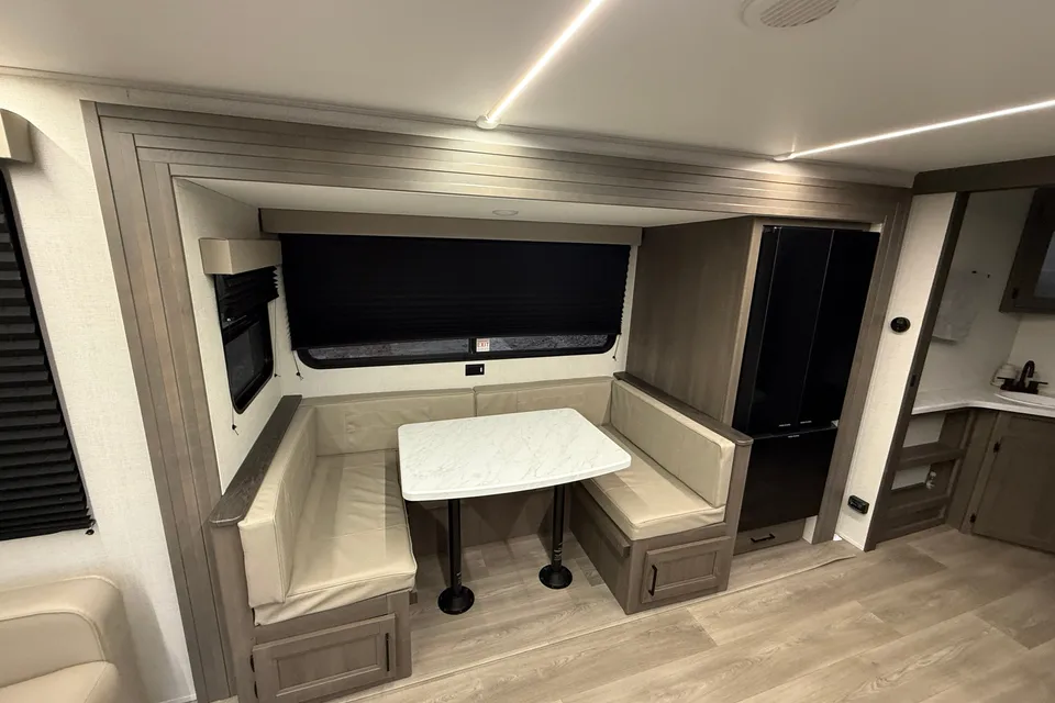 Clean & Comfortable 265BTH Camper