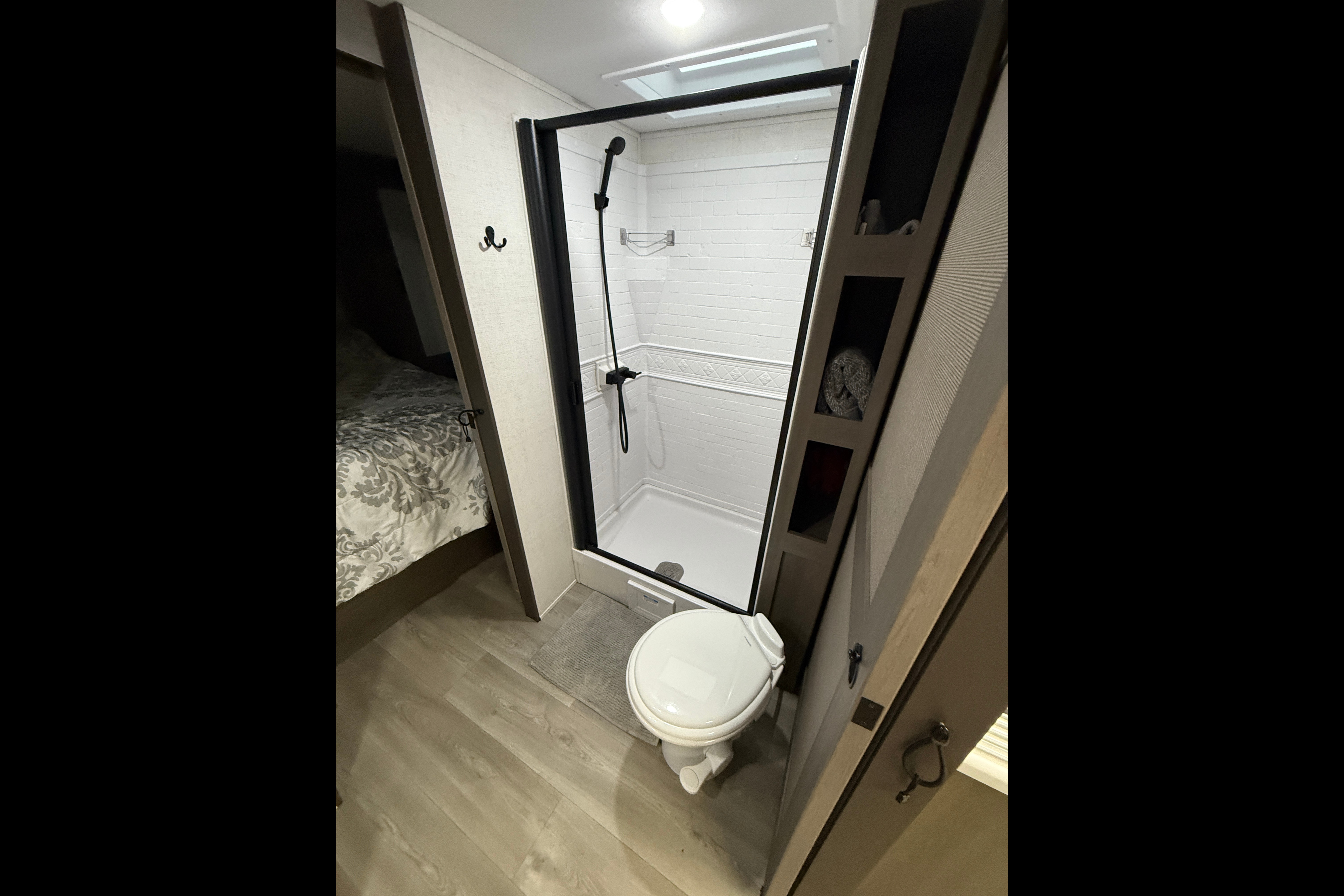 Clean & Comfortable 265BTH Camper