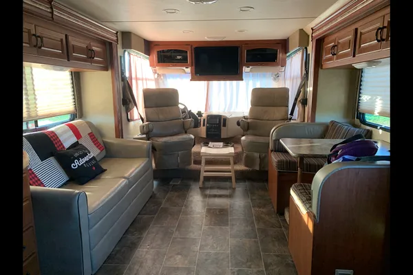 KAREN's Thor Motor Coach Hurricane Class A
