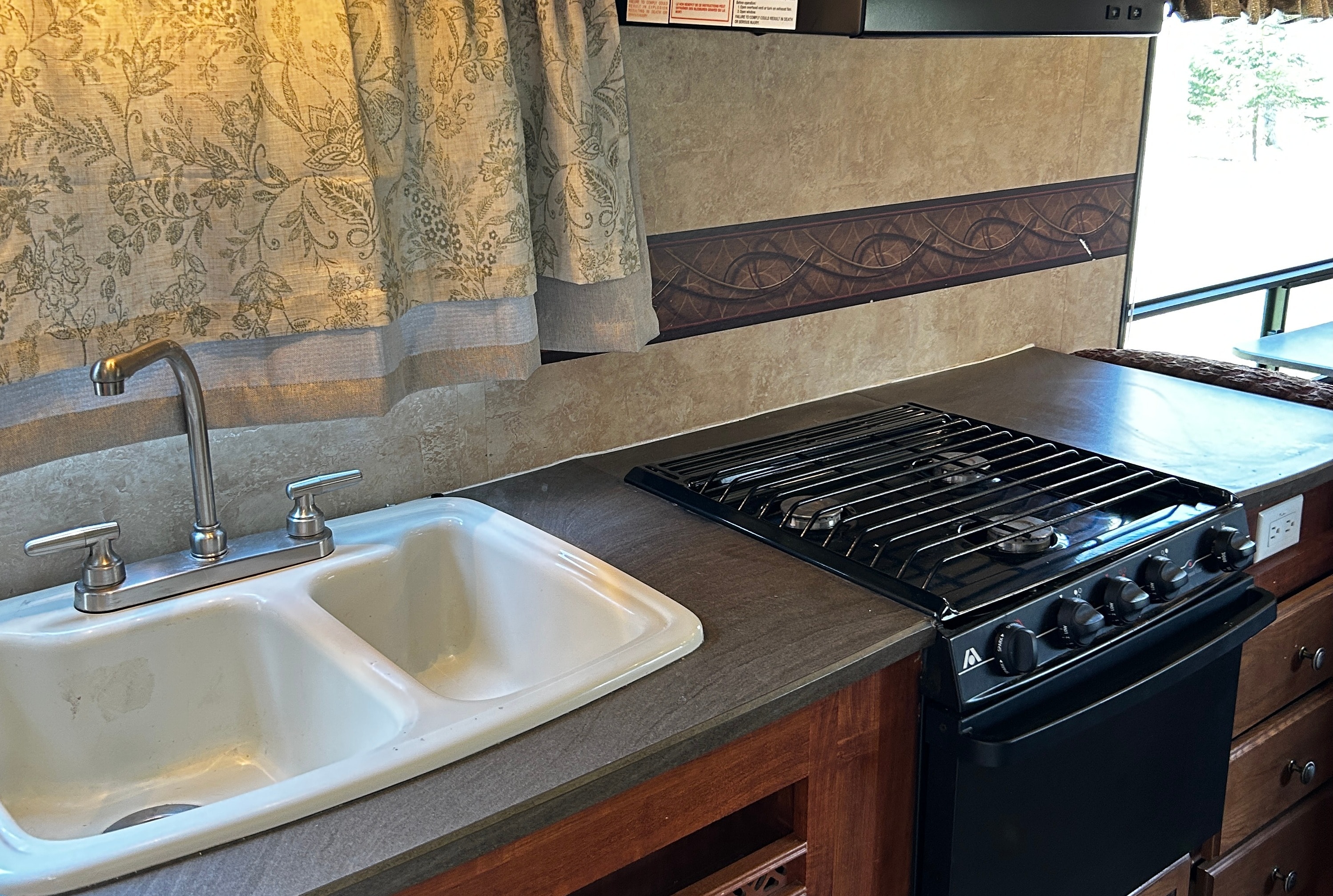 Carla's Jayco Jay Feather Travel Trailer