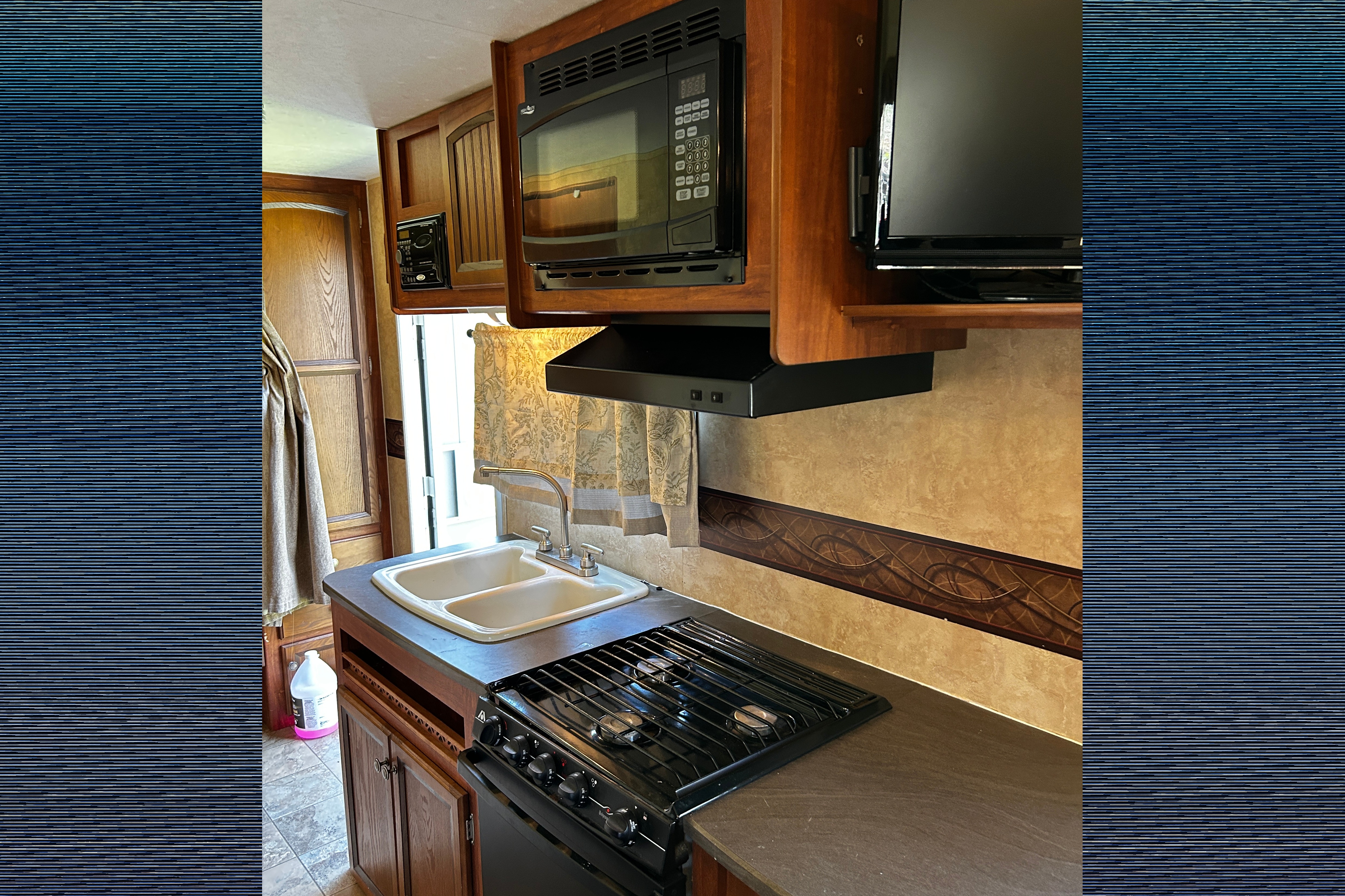 Carla's Jayco Jay Feather Travel Trailer