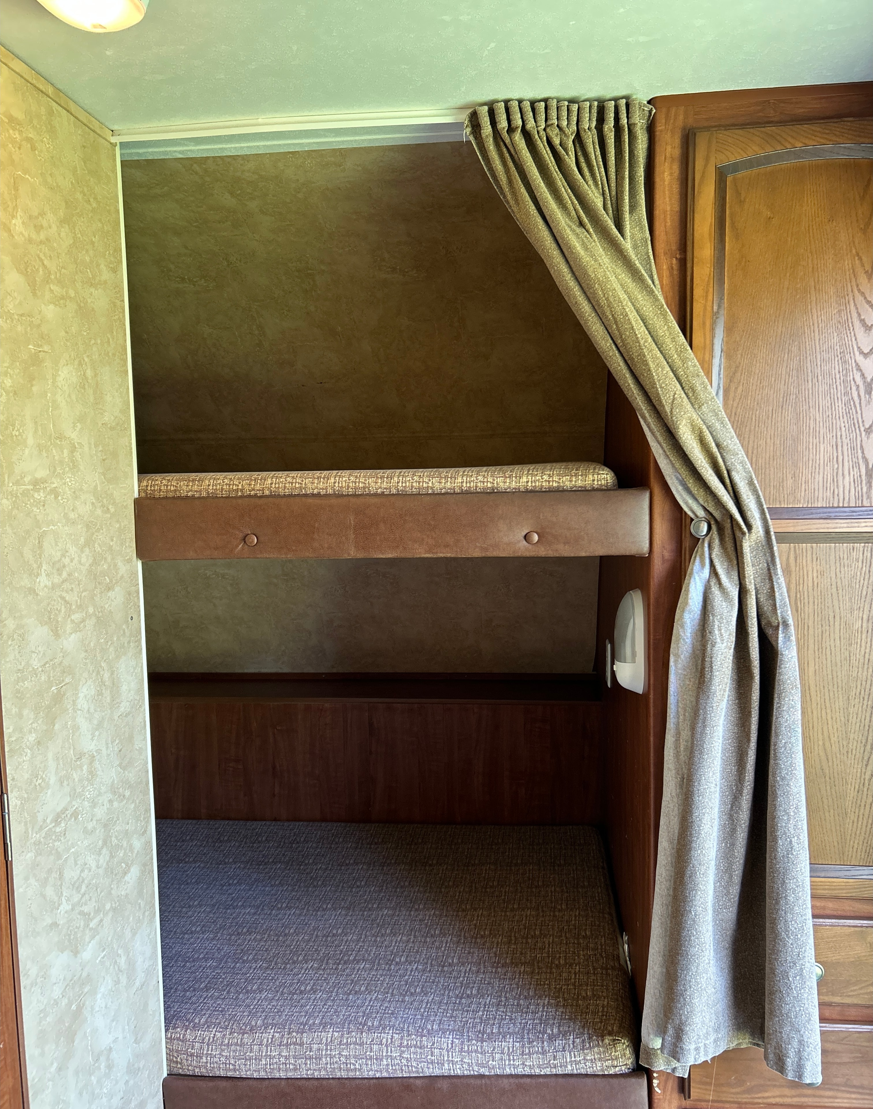 Carla's Jayco Jay Feather Travel Trailer
