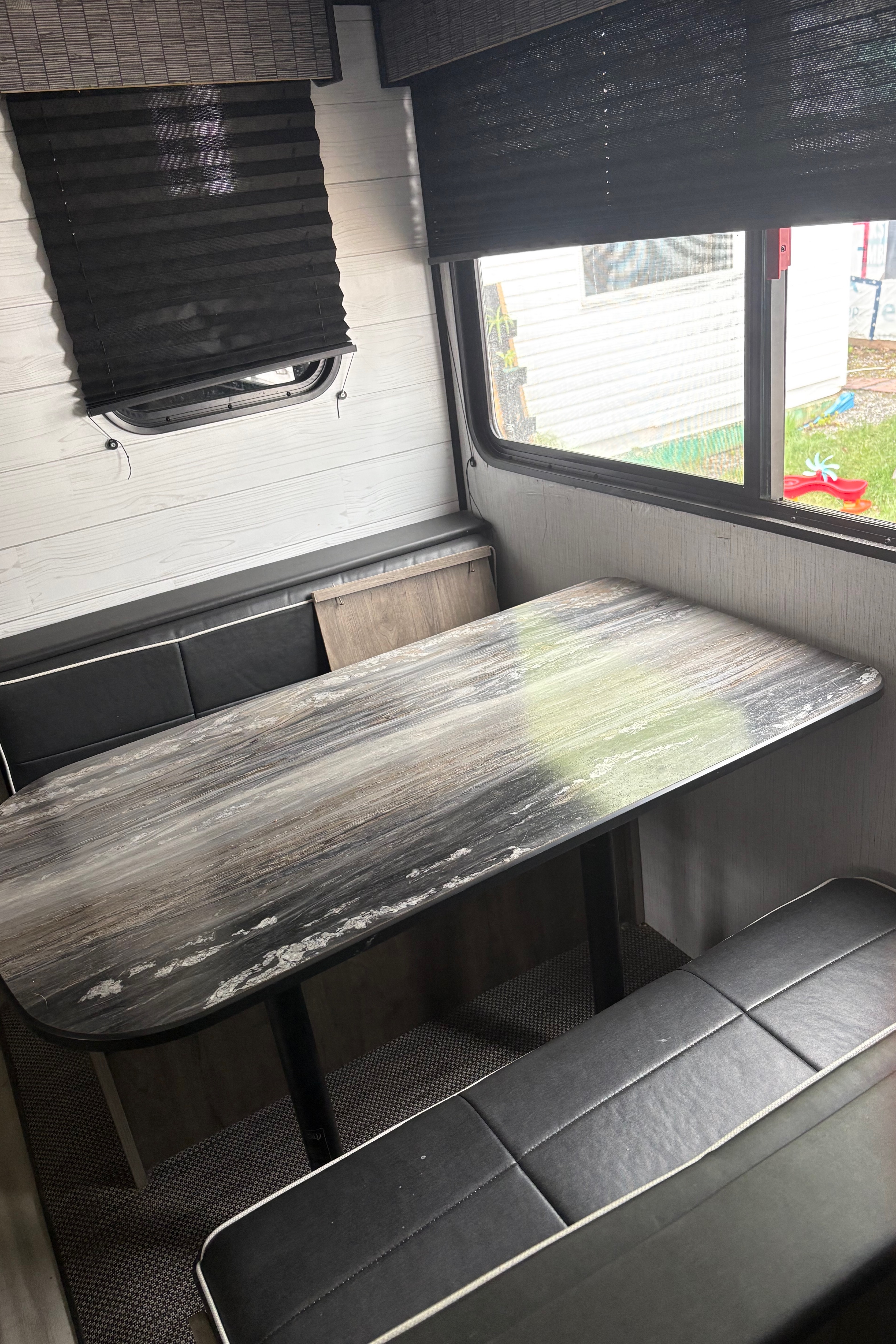 Vincenzo's Heartland Pioneer bh270 Travel Trailer