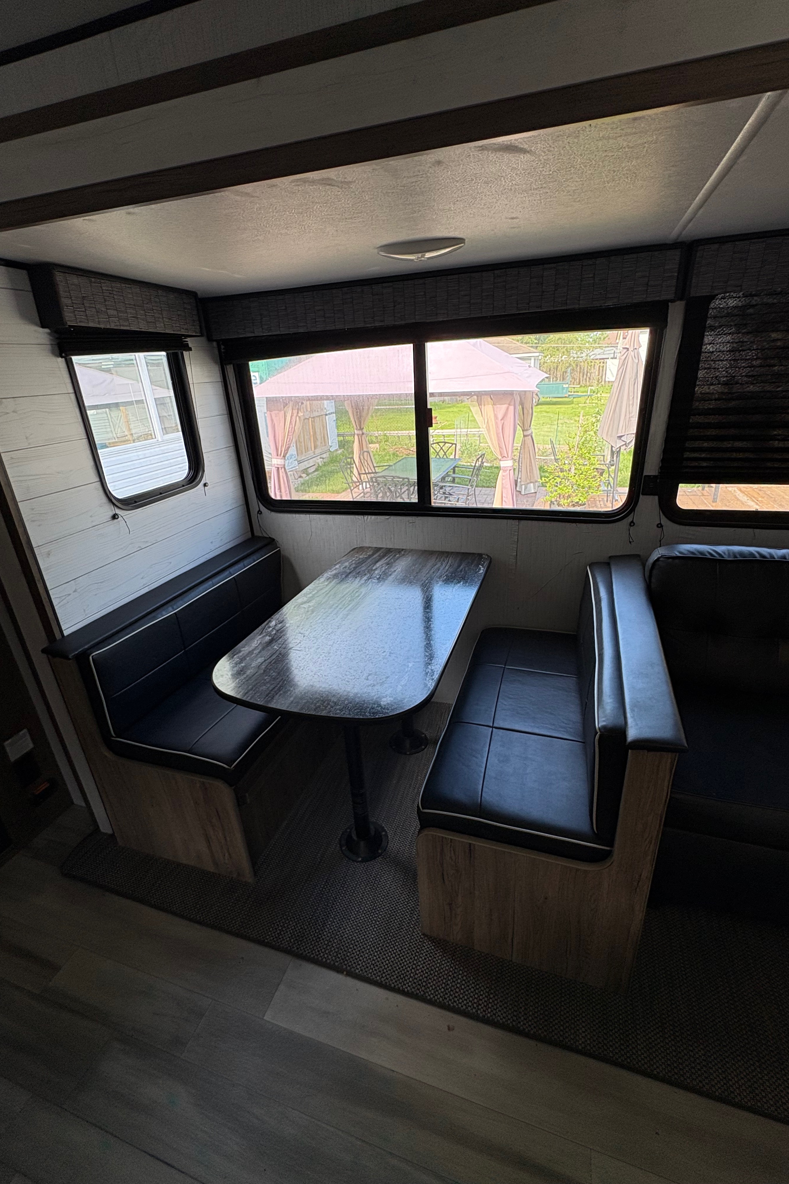 Vincenzo's Heartland Pioneer bh270 Travel Trailer