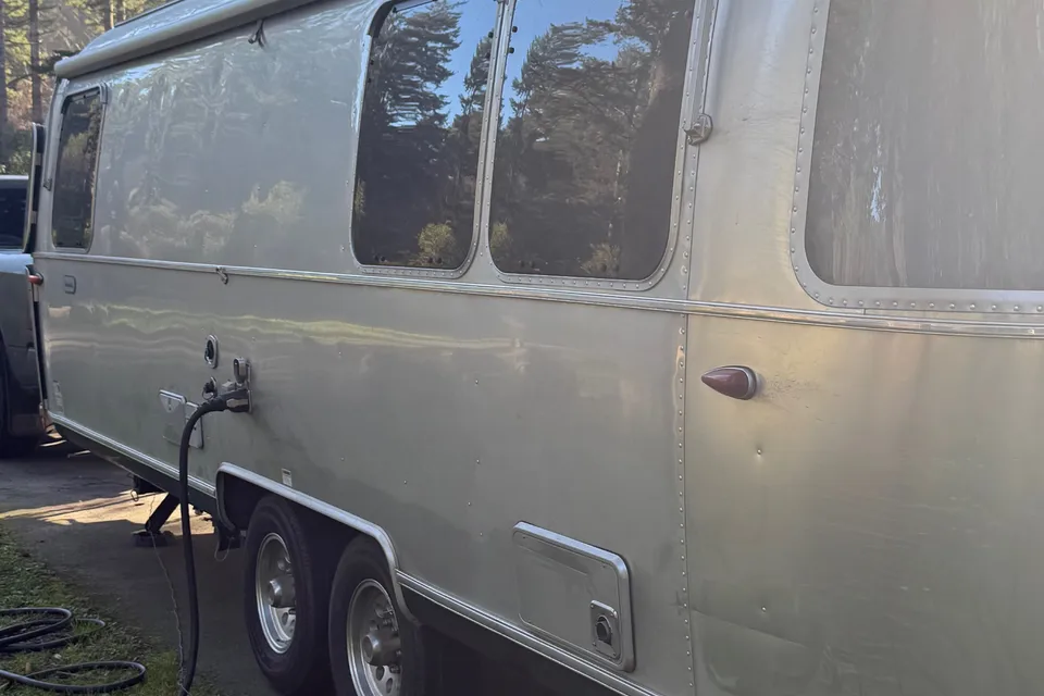 Morgan's Airstream Globetrotter 27RB Travel Trailer
