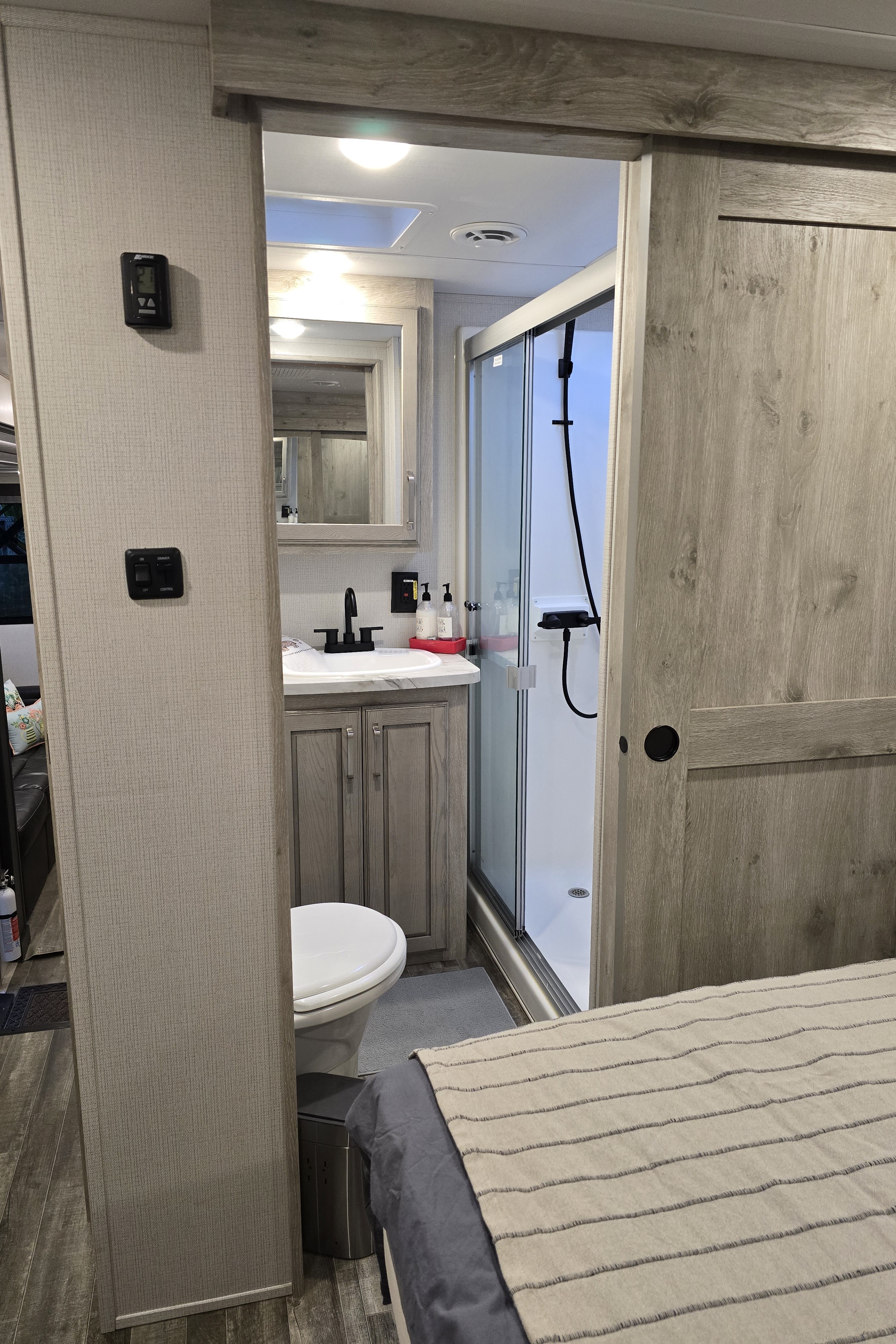 2024 Keystone Avalanche Fifth Wheel