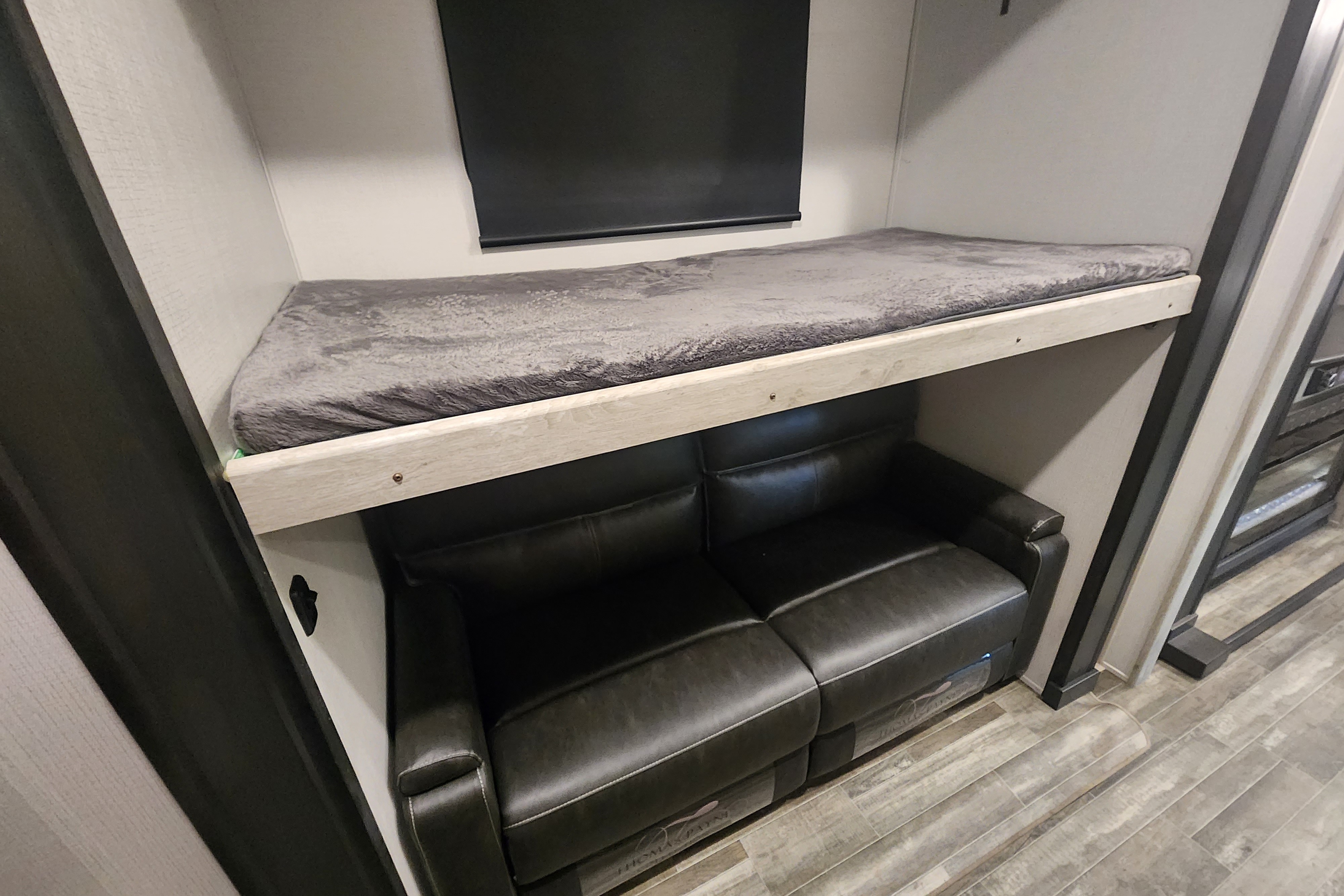 2024 Keystone Avalanche Fifth Wheel