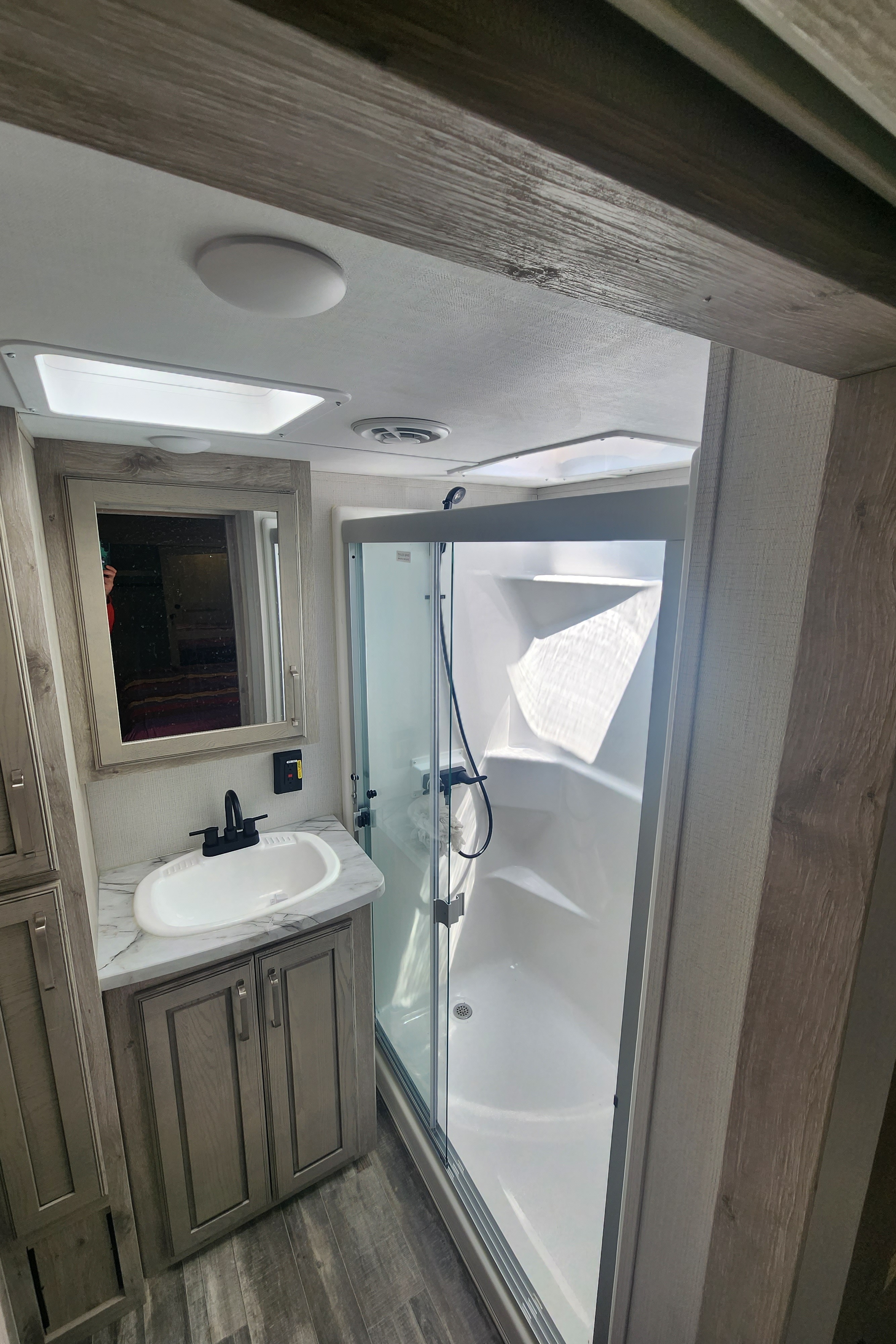 2024 Keystone Avalanche Fifth Wheel