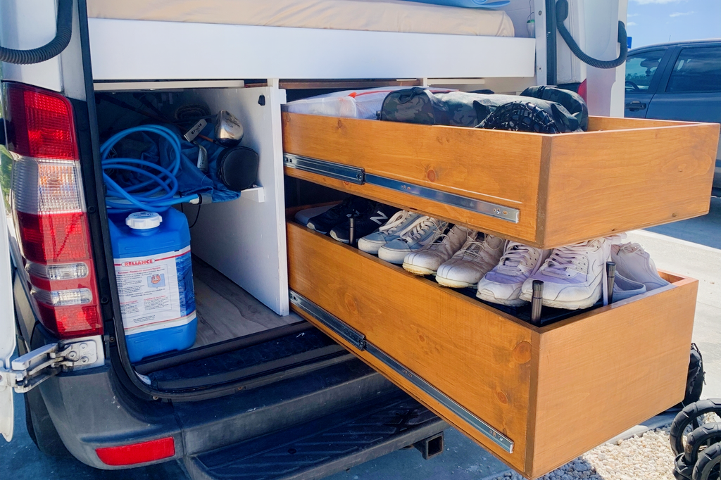 @Logout.Vanlife
