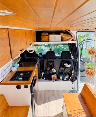@Logout.Vanlife