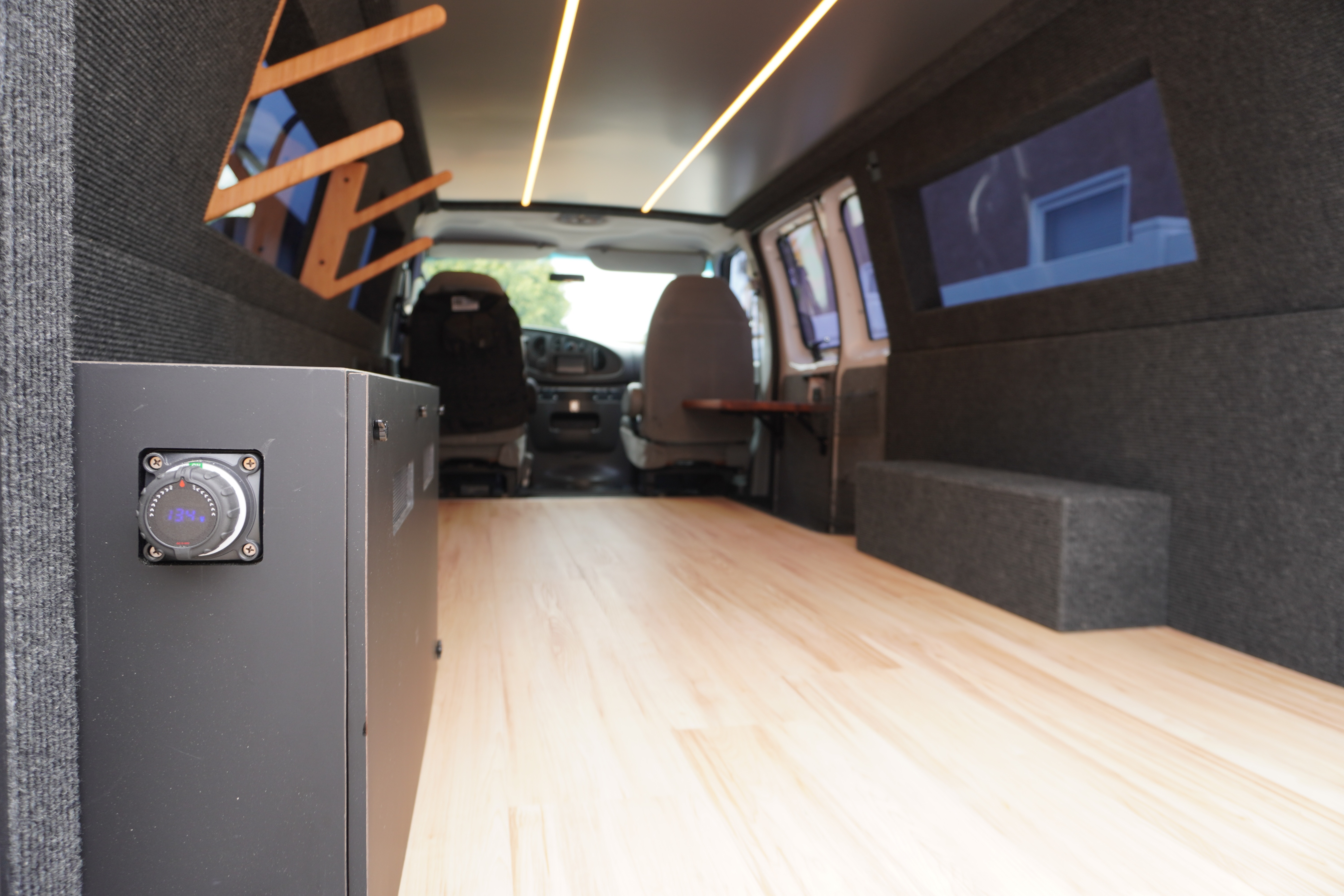Jack 's Ford E350 Class B