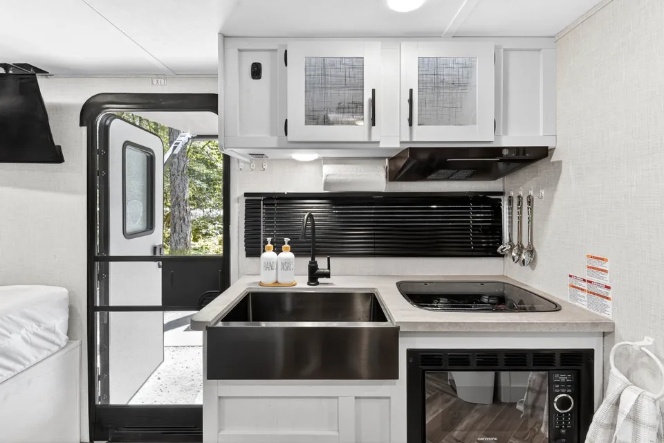 West Coast Express | Delivered to Tofino | 2022 Coleman Rubicon | Sleeps 5